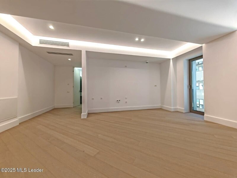 Cortina 126, locatie, apartament premium, finisaje de top langa padure